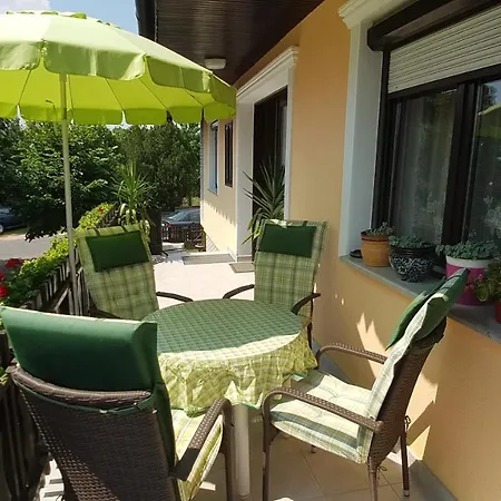 Apartman István *
